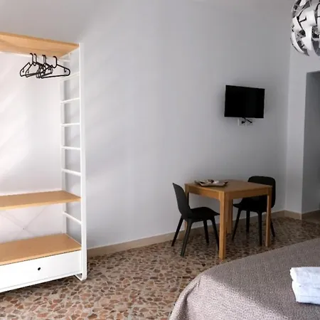 Sole & Luna Homestay szállás Bari